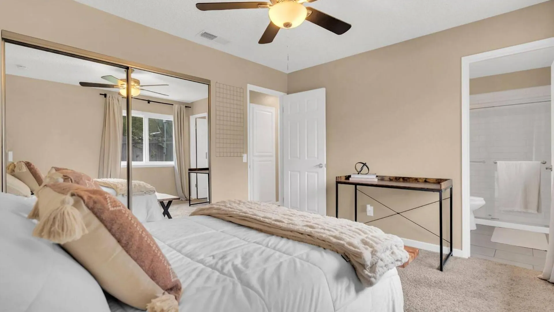 Holiday home Home 4 Miles To Downtown & 9 Miles To Airport Sacramento