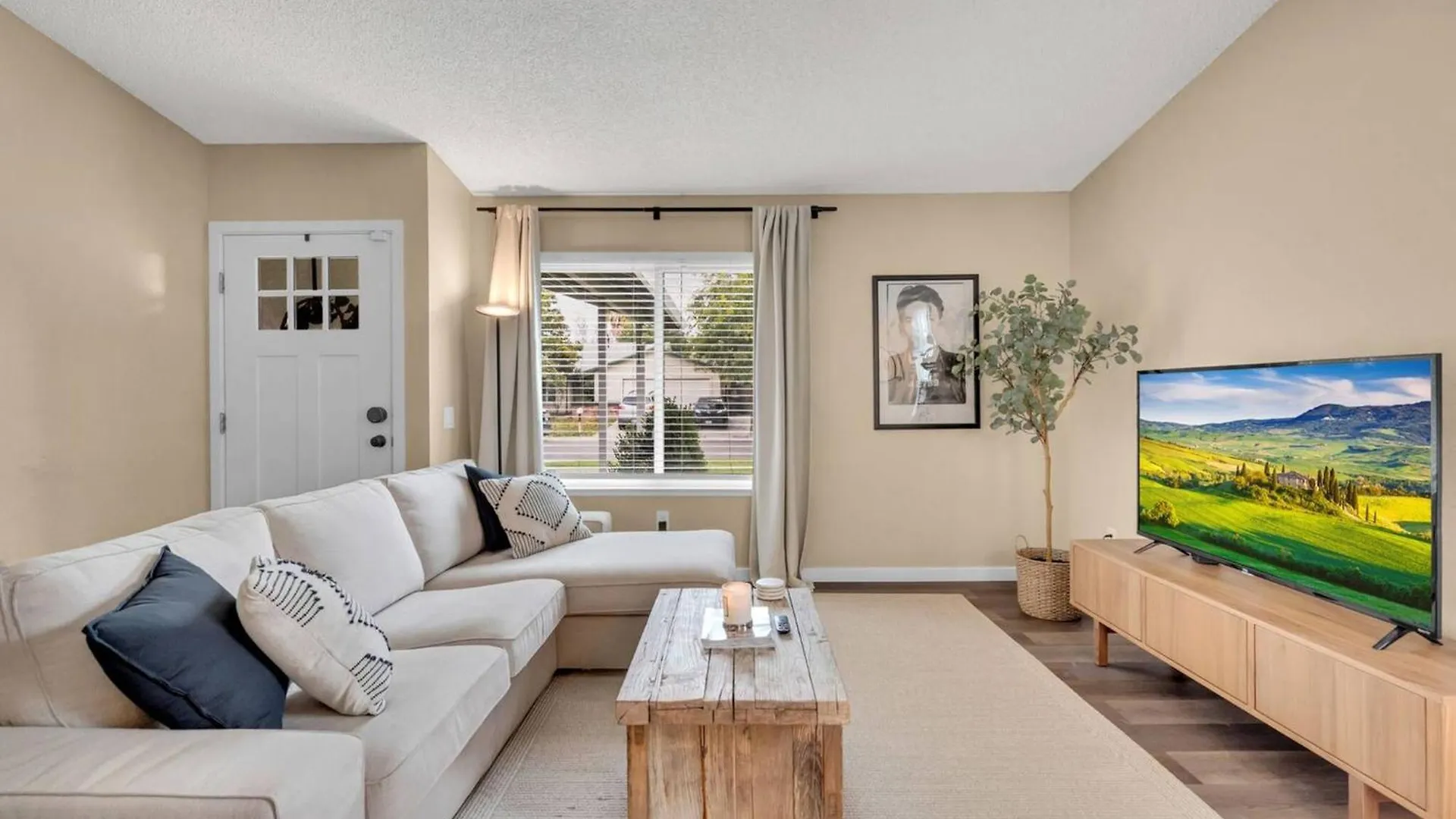 Home 4 Miles To Downtown & 9 Miles To Airport Sacramento Holiday home